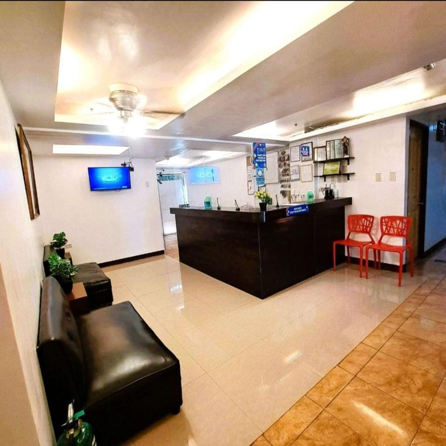Makati Poblacion Hotel Mandaluyong Esterno foto