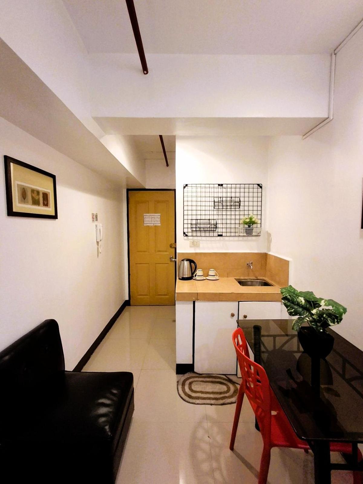 Makati Poblacion Hotel Mandaluyong Esterno foto